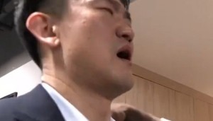 王博指导赛后更衣室喜极而泣&amp;大喊：我们是总冠军 感谢大家