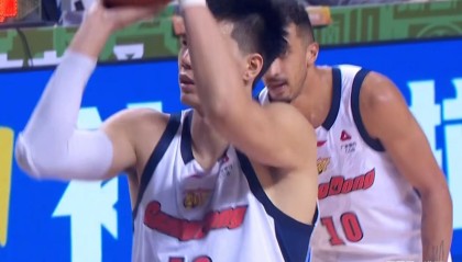 pg模拟器在线进入-杜锋赌对了！焦泊乔狂轰广东生涯最强一战，保底能进总决赛！