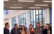 pg独家模拟器-马云重出江湖！身上奢华围巾引发关注，网友：售价5650元，产自苏格兰